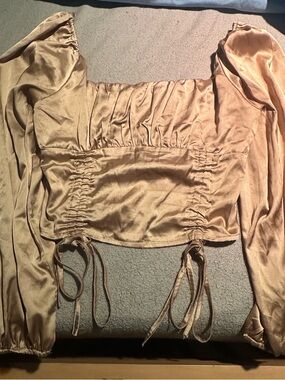 PAPAYA Women’s Satin Long-Sleeve Ruched Crop Top - Tan SIZE M